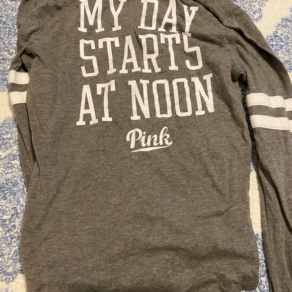 Victoria’s Secret Pink sleep top - Picture 4 of 4